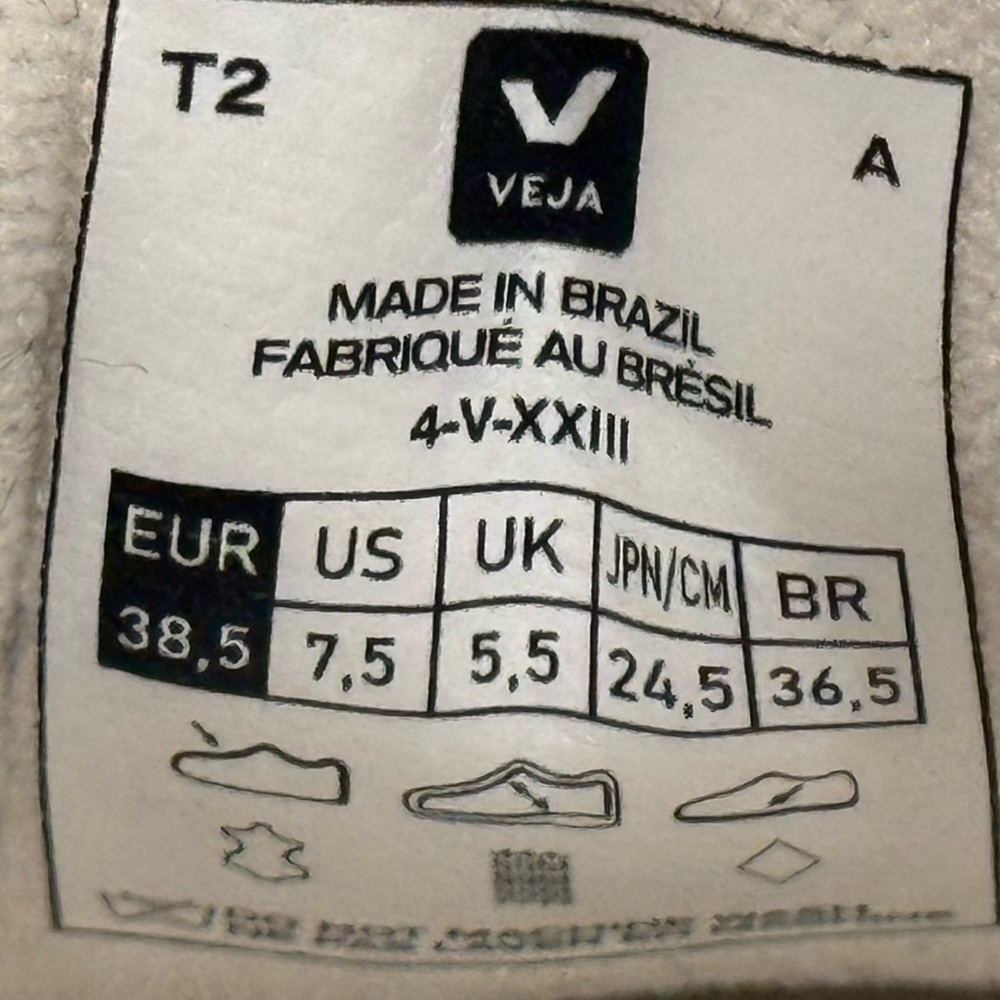 Veja Women's Campo Chrome Free Leather Extra White White/ Natural Suede Sneakers - Picture 7 of 7